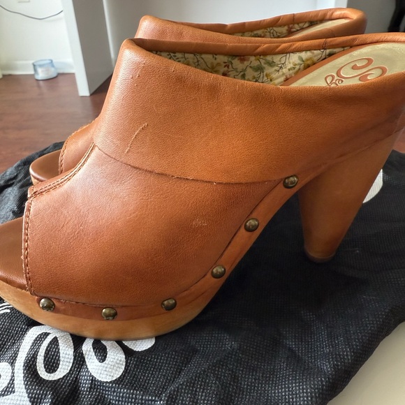 Seychelles.Stylish  Leather wooden Women's Clogs slides - Picture 5 of 7